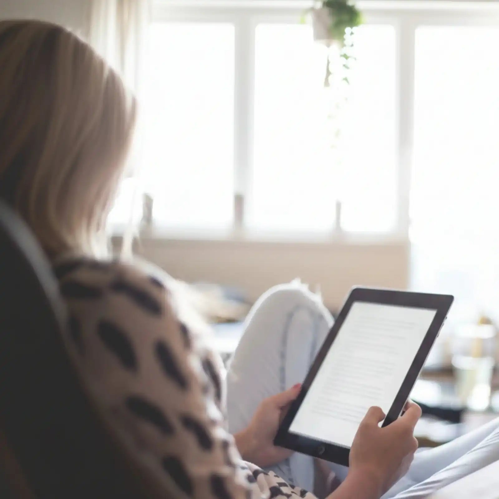 TUTT 6” eReader 32GB with Touchscreen | Ultra Light & Slim  E-Ink E6