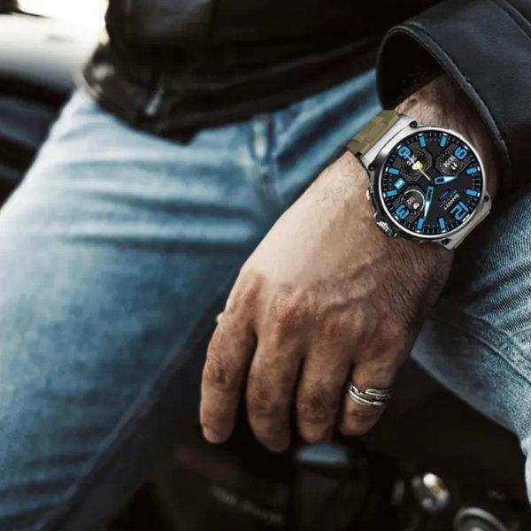 Man wearing TUTT V69 metal case military smartwatch with blue round HD display outdoors TUTT